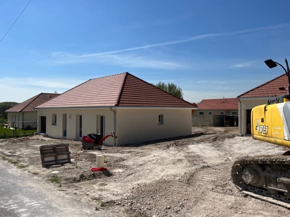Maison avec garage à Granges Sur Aube, vue 2