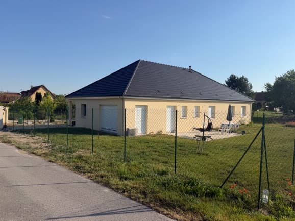 Maison avec garage à Sainte-Maure