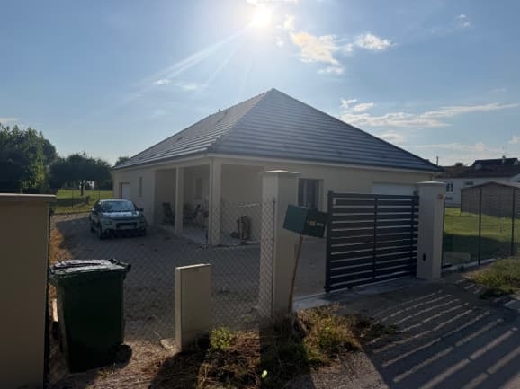 Maison avec garage à Sainte-Maure, vue 2