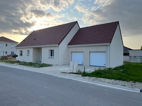Maison à étage à Verrieres