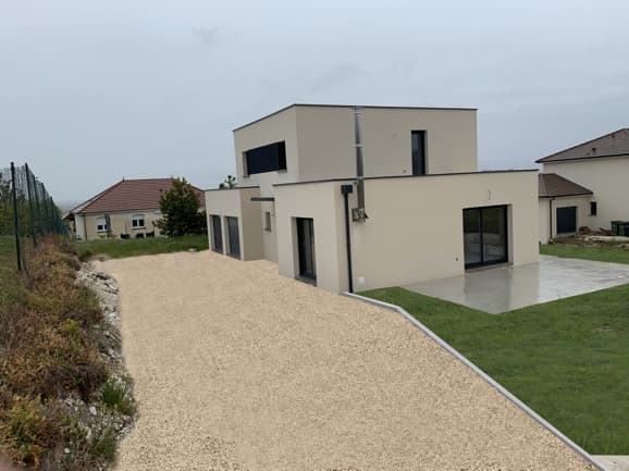 Maison à étage à Granges L’eveque