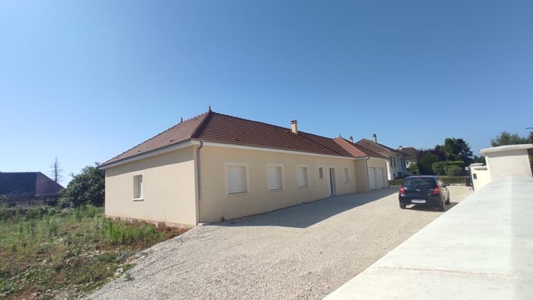 Maison avec garage à lUSIGNY Sur Barse, vue 2